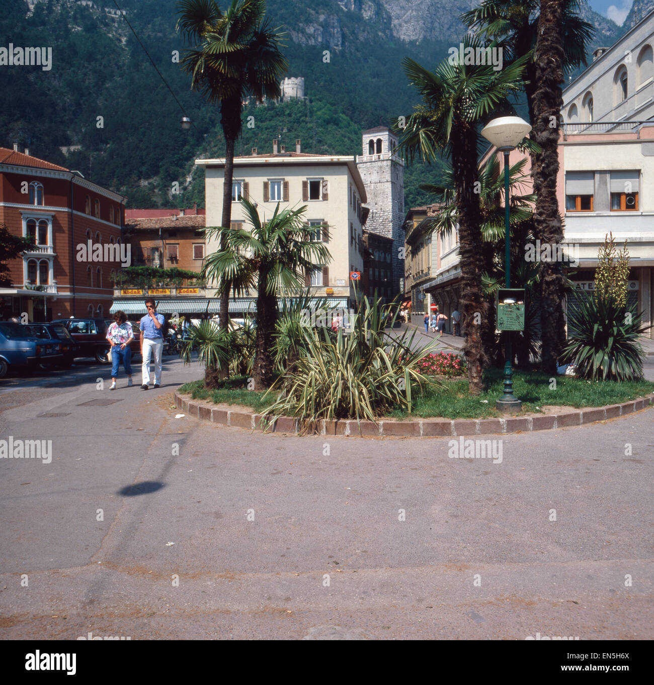 Urlaub in Riva del Garda, Gardasee, Italien 1970er Jahre. Urlaub in Riva del Garda, Gardasee, Italien der 1970er Jahre. Stockfoto