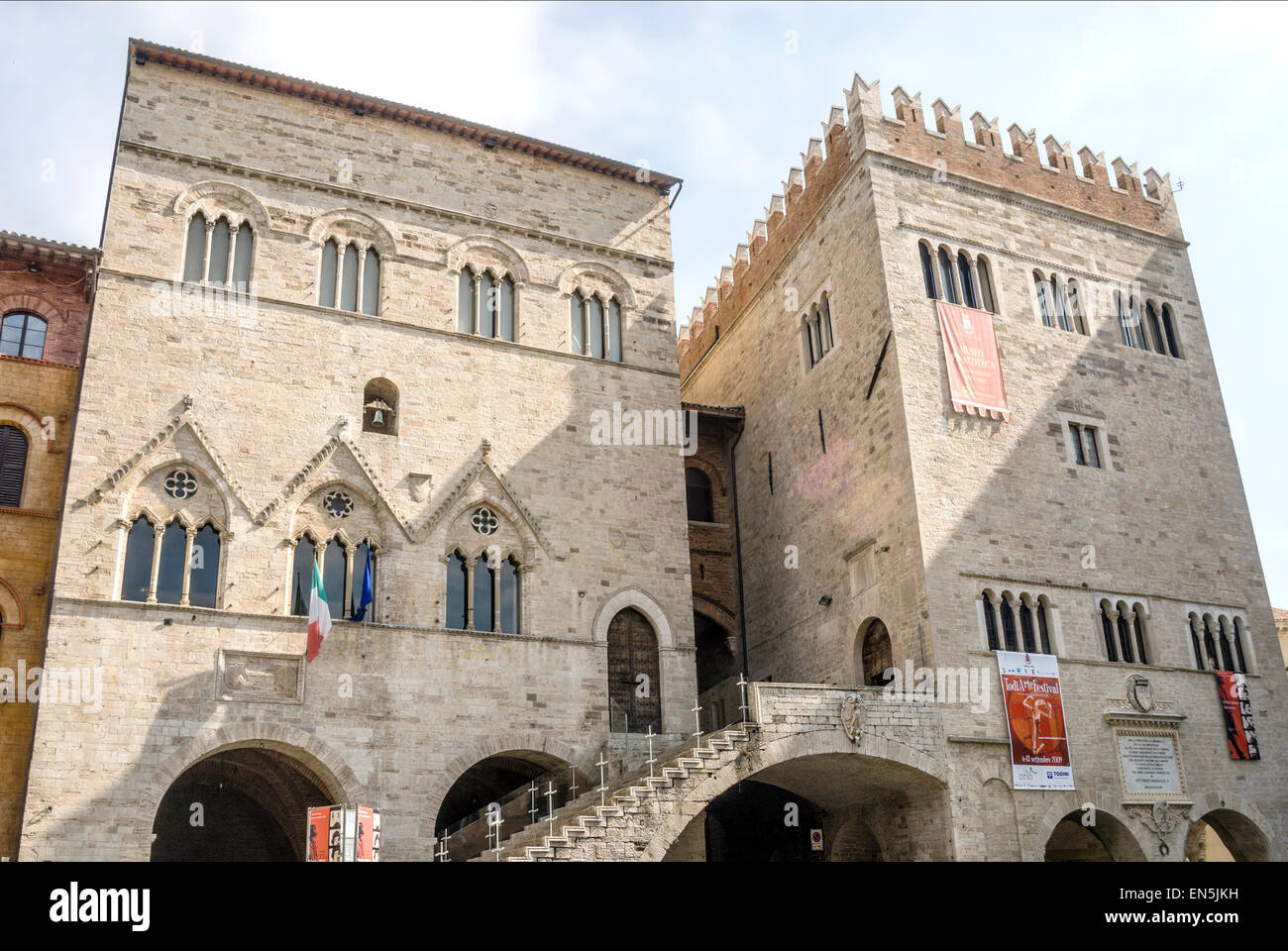 Palazzo del Popolo und Palazzo del Capitano am Piazza del Popolo, Todi, Umbrien, Italien Stockfoto