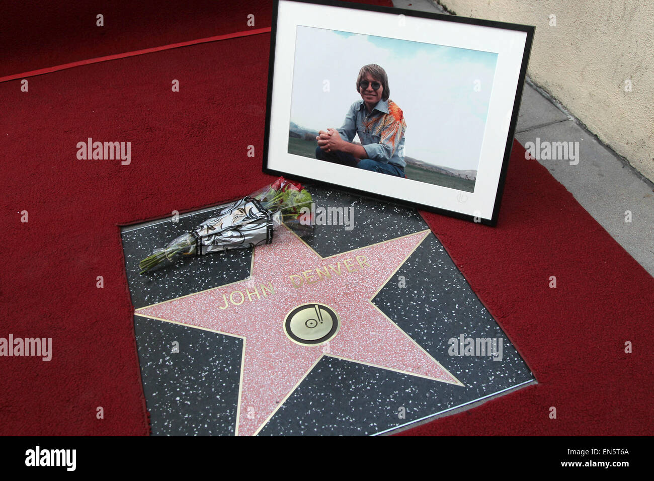 John Denver posthum mit einem Stern auf der Hollywood Walk Of Fame mit geehrt: Atmosphäre wo: Hollywood, Kalifornien, USA bei: 24. Oktober 2014 Stockfoto