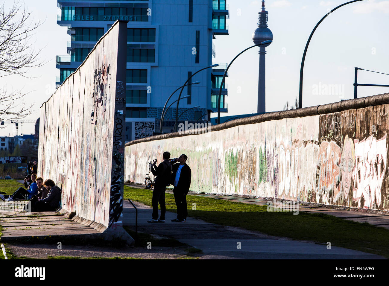 East Side Gallery Par der ehemaligen Berliner Mauer, gemalt von Künstlern Form rund um die Welt, open Air Museum, Berlin Stockfoto