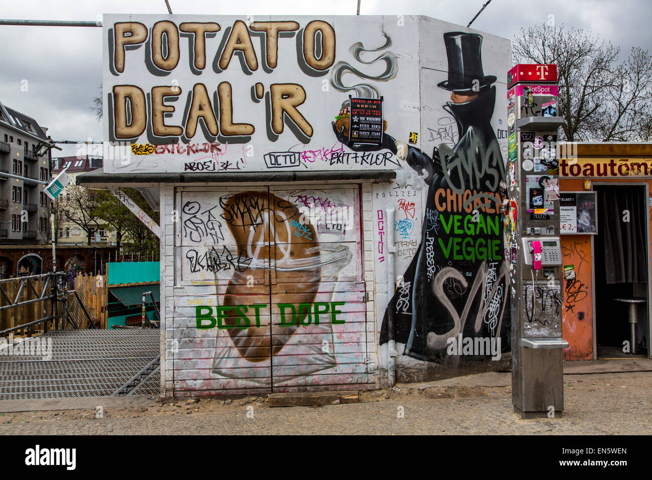 Berlin, Graffiti auf Häuser, Bezirk Friedrichshain, Stockfoto