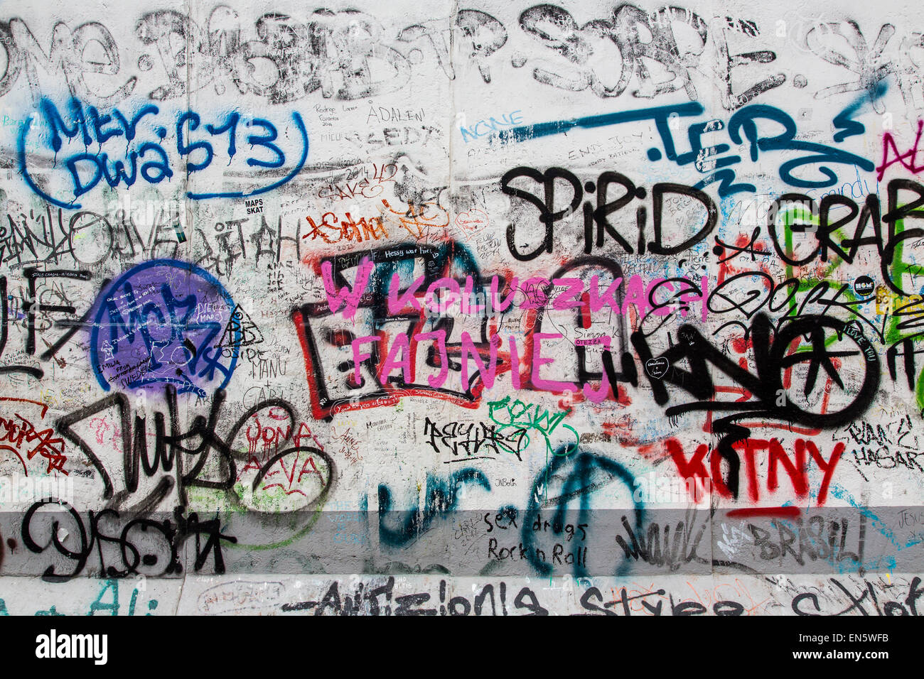 East Side Gallery Par der ehemaligen Berliner Mauer, gemalt von Künstlern Form rund um die Welt, open Air Museum, Berlin Stockfoto