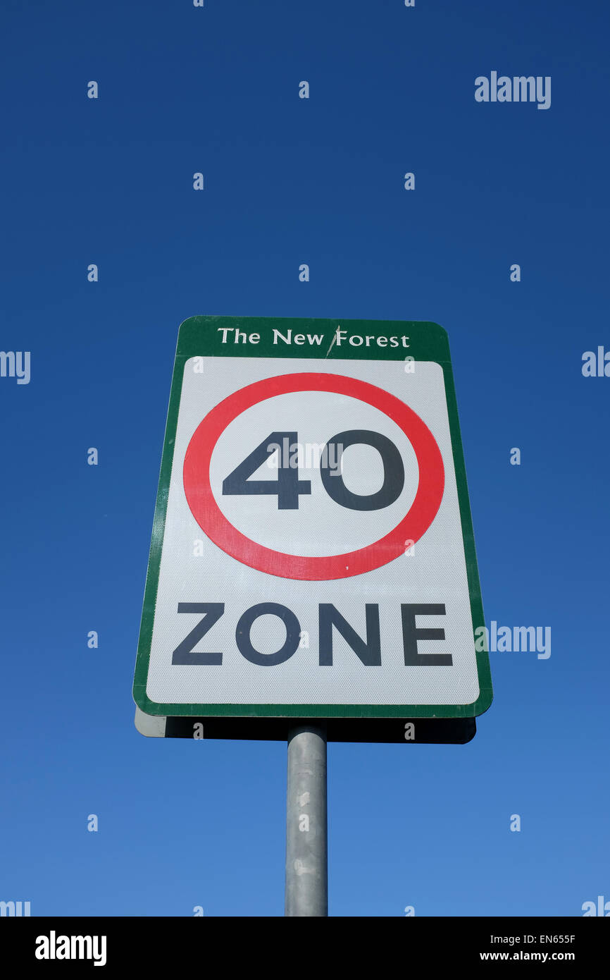 New Forest Nationalpark 40 Meilen pro Stunde Zone Zeichen Stockfoto