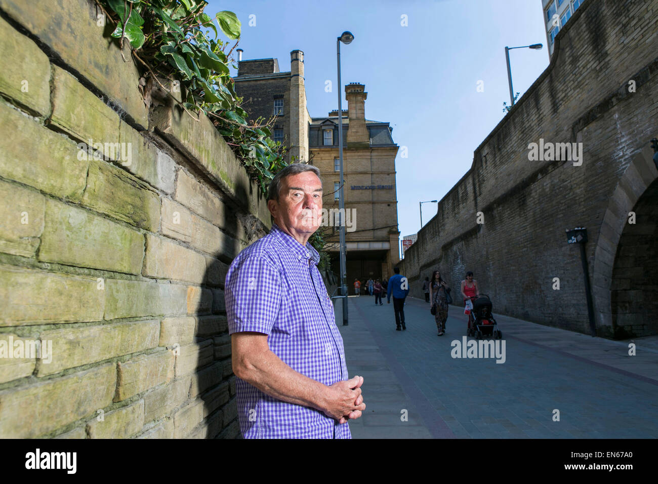 Philip Balmforth, die im Dienst als ein Polizei-Inspektor am Tag auf dem Bradford-Valley-Parade-Feuer war. Stockfoto