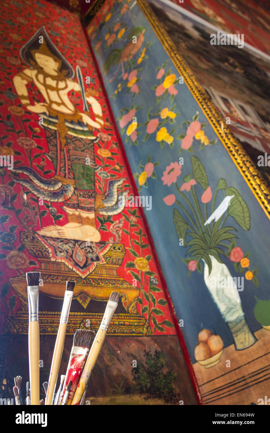 Pinsel mit thai Farbe Stockfoto