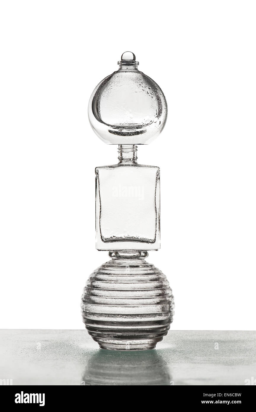 Leichte und einfache Zusammensetzung Glasvasen auf dem weißen Hintergrund Stockfoto