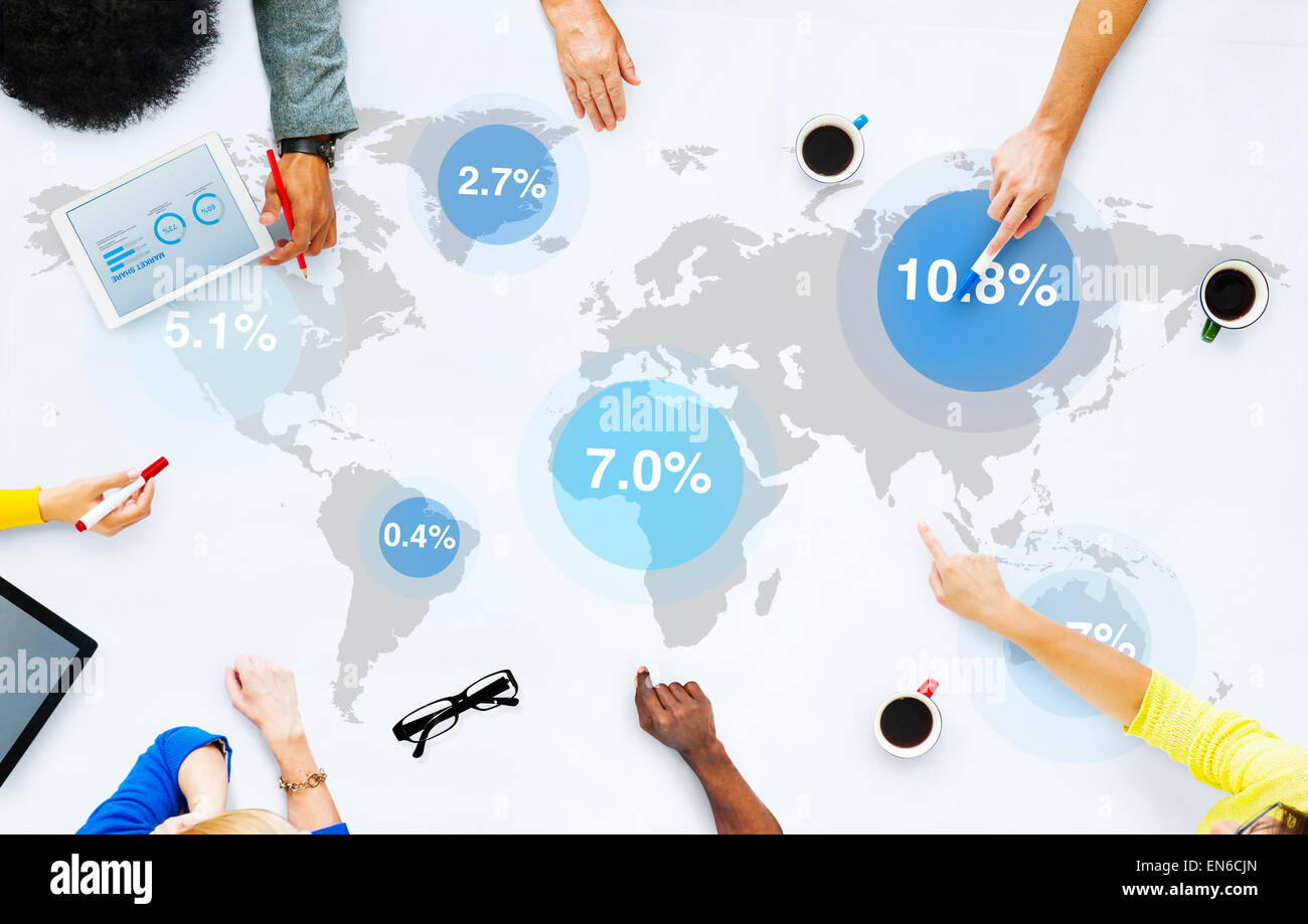 Gruppe von Geschäftsleuten diskutieren Weltmarkt Stockfoto