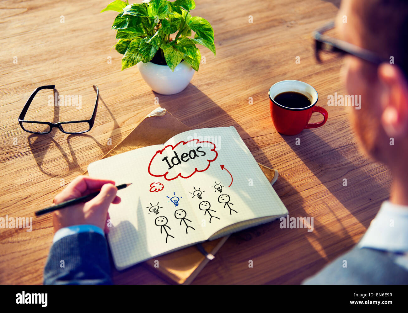 Geschäftsmann Brainstorming Ideen Stockfoto