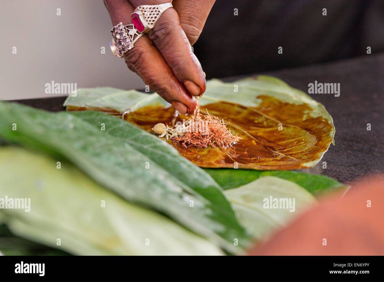 Paan wird vorbereitet Stockfoto