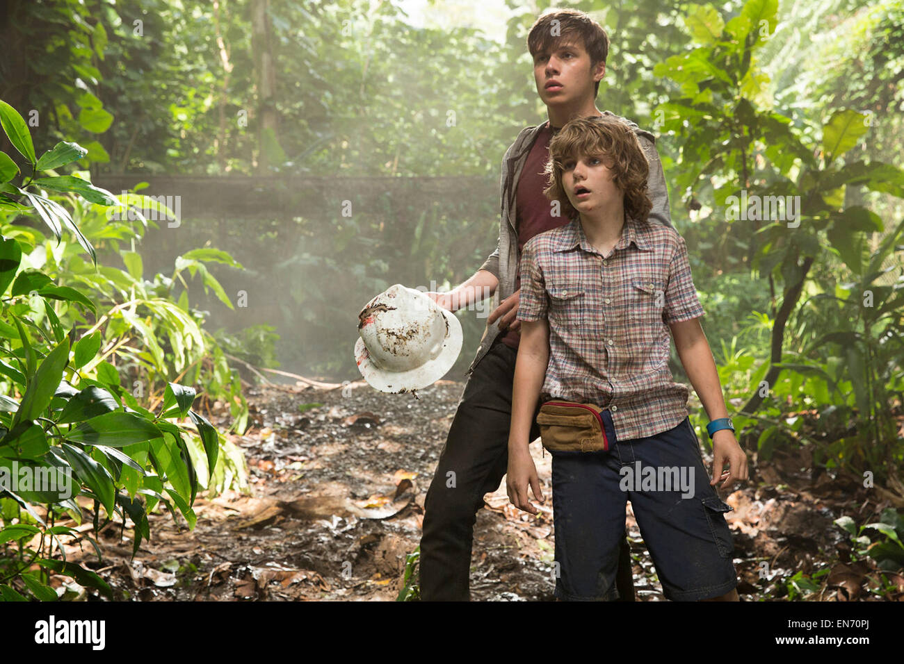 Jurassic World ist eine bevorstehende 2015 amerikanische Science-Fiction-Abenteuer-Film unter der Regie von Colin Trevorrow. Es ist die vierte Tranche in der Jurassic Park-Filmreihe.  Dieses Foto ist nur zu redaktionellen Zwecken und unterliegen dem Copyright von der Filmgesellschaft und/oder der Fotograf von dem Film oder der Firma zugeordnet und kann nur durch Veröffentlichungen im Zusammenhang mit der Förderung der oben genannten Film reproduziert werden. Eine obligatorische Gutschrift auf die Filmgesellschaft ist erforderlich. Der Fotograf sollte auch angerechnet werden, wenn bekannt. Stockfoto