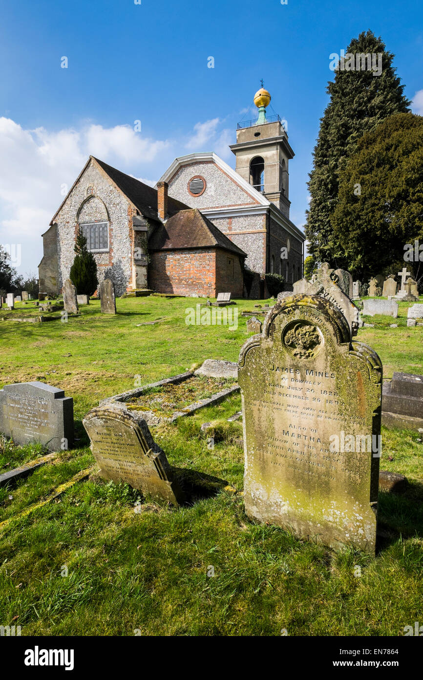St Lawrence Kirche West Wycombe mit seinen goldenen Ball auf dem Turm Stockfoto