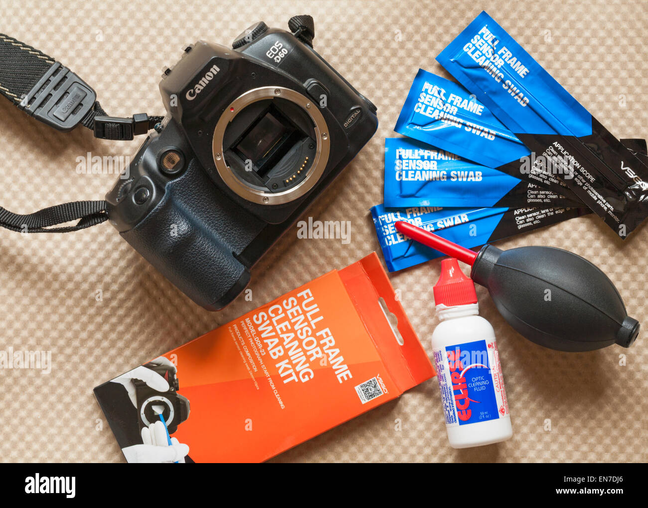 Reinigungsgeräte, Tupfer Kit, Flüssigkeit und Gebläse für die Reinigung von Kamera und Entfernen von Staub Stockfoto