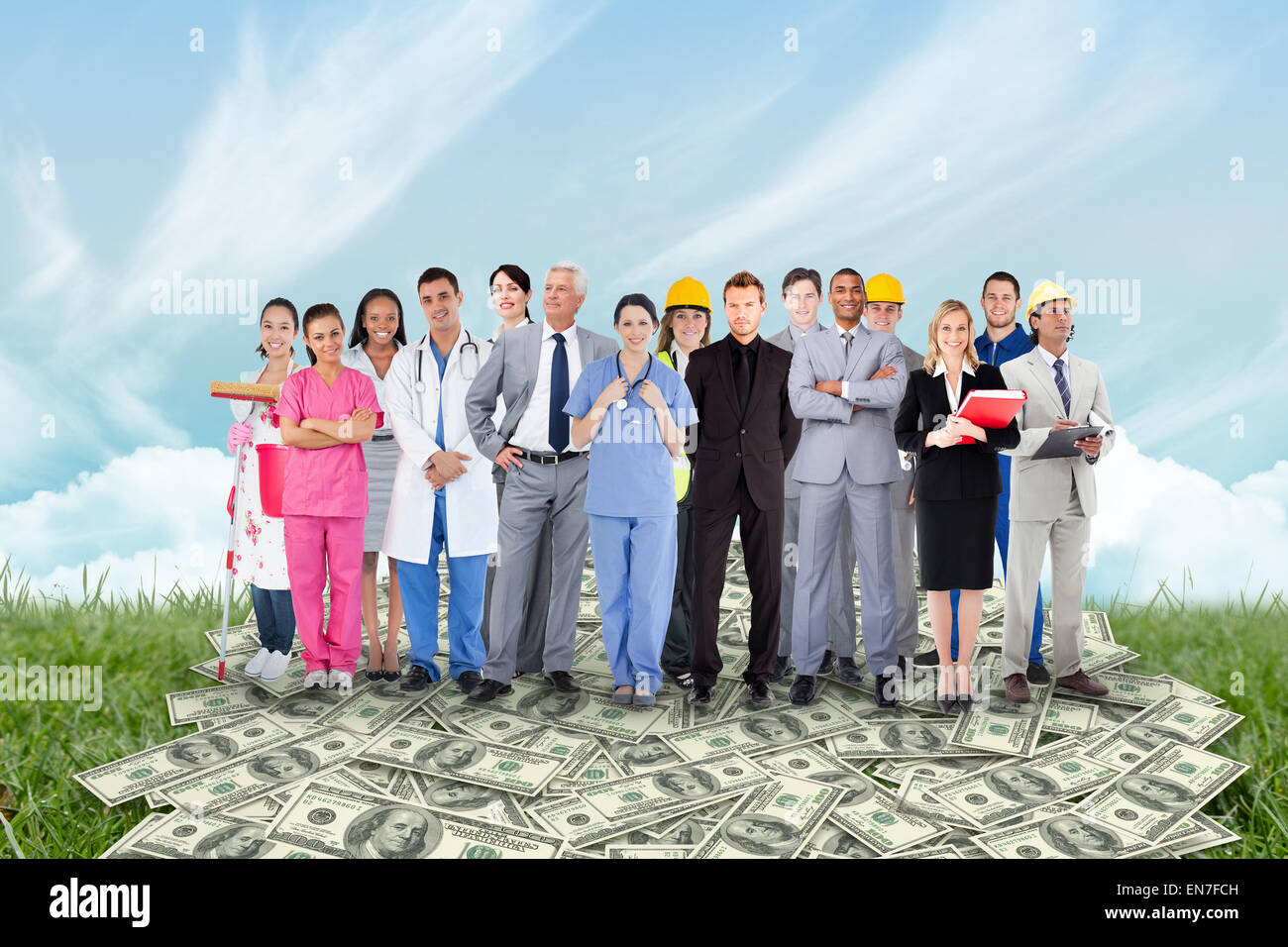 Zusammengesetztes Bild des Lächelns Gruppe von Menschen mit verschiedenen jobs Stockfoto