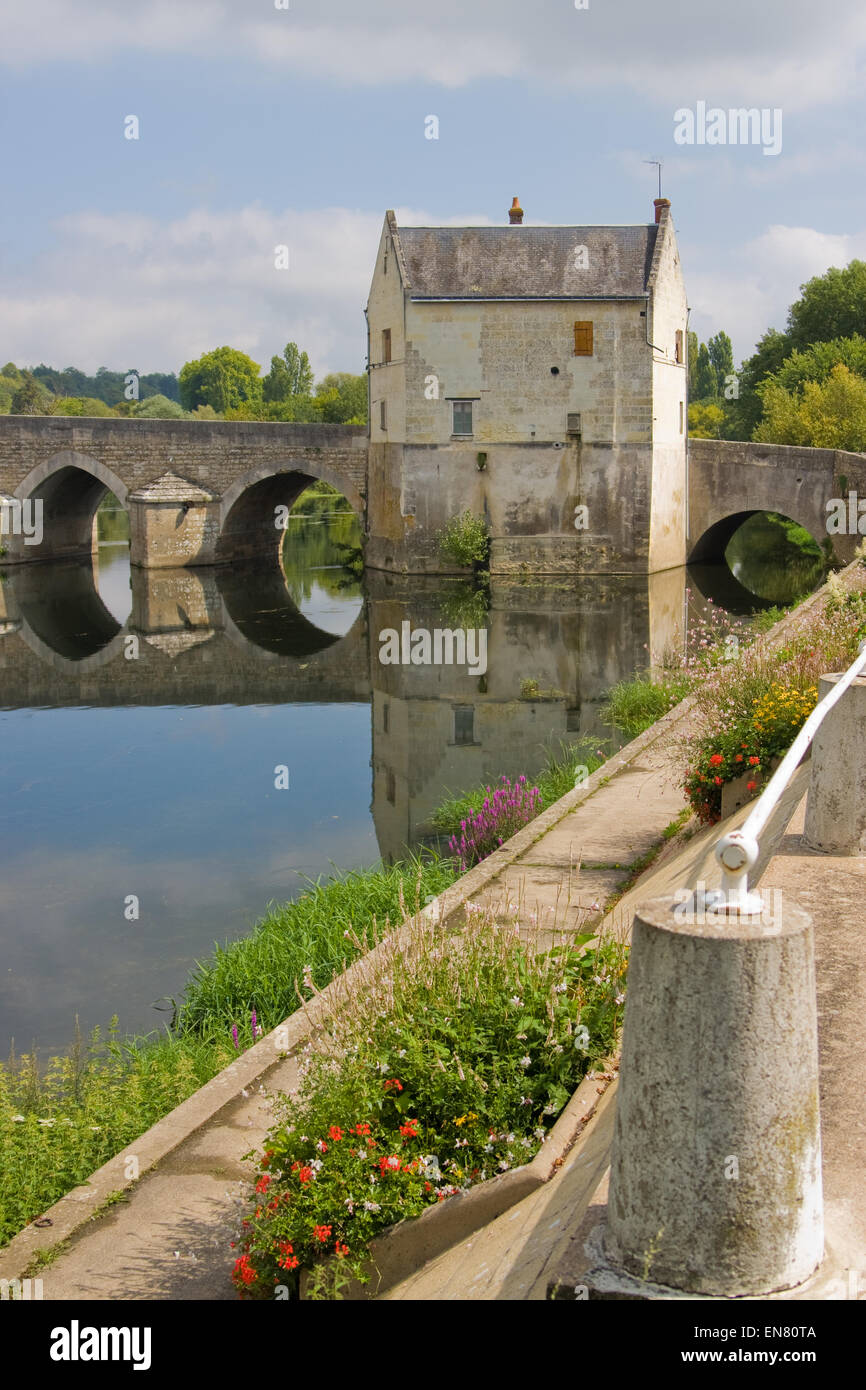 Brücke über Le Cher, in Montrichard, Frankreich Stockfoto