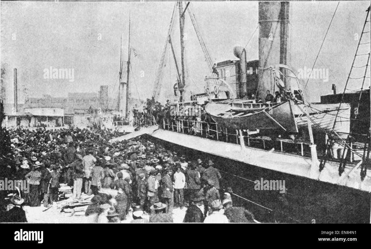 Diese Abbildung aus dem Jahr 1896 zeigt eine Gruppe von Auswanderern, die nach Liberia abreisen, was ein bedeutendes Kapitel in der Geschichte der afroamerikanischen Emigration und der Gründung Liberias darstellt. Stockfoto