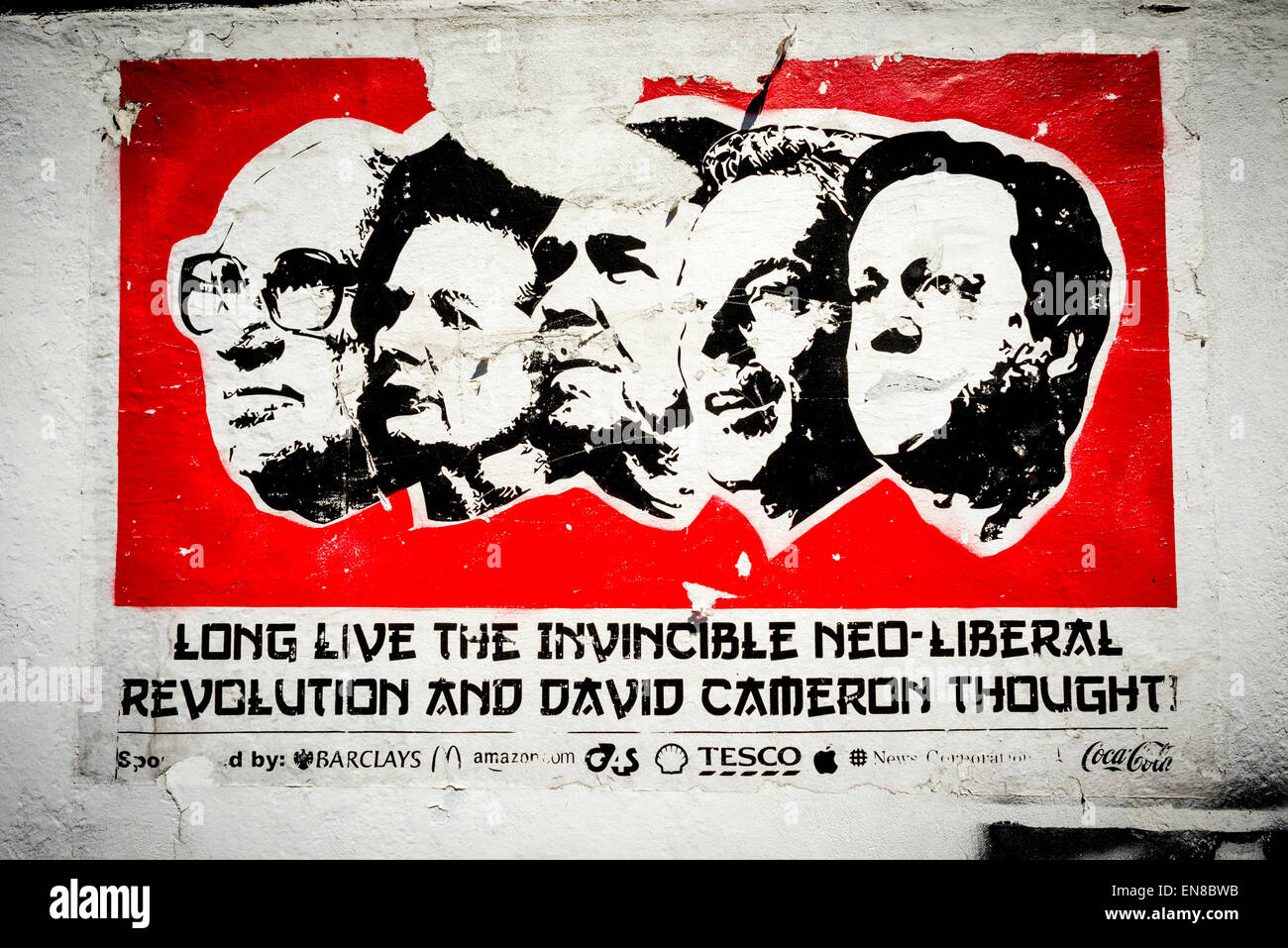 Politische Plakate Flyposted in Brighton Stockfoto