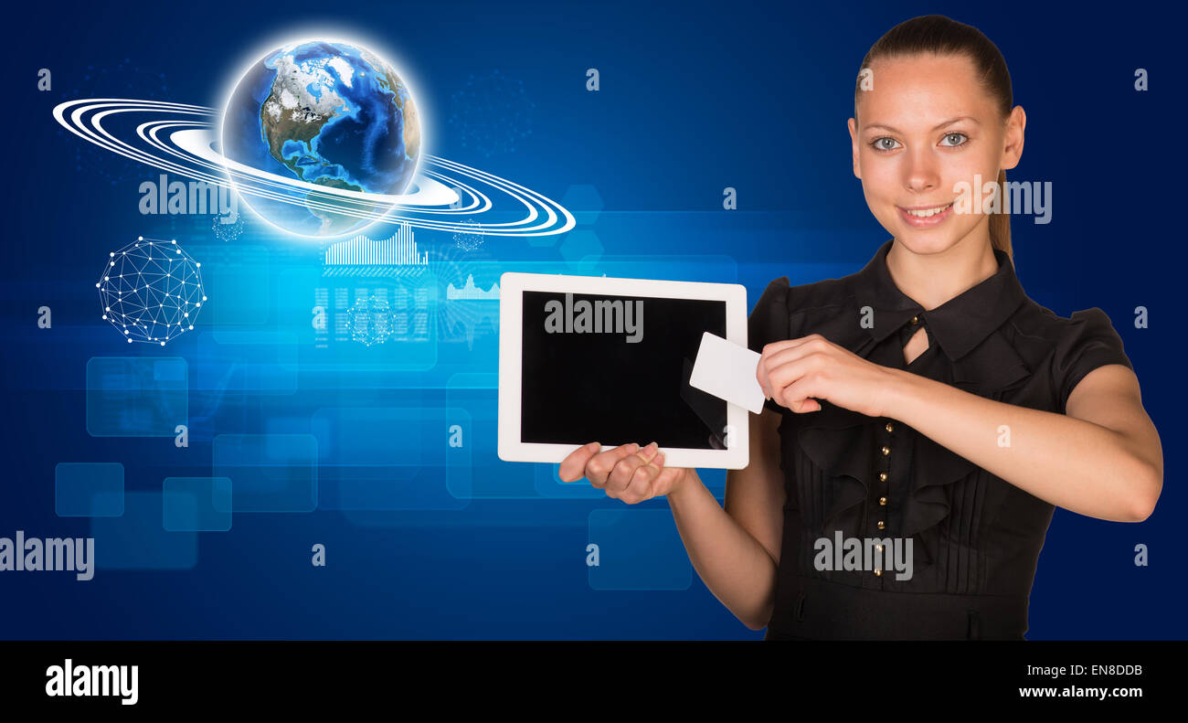 Geschäftsfrau Balck Kleid mit Earth-Modell Stockfoto