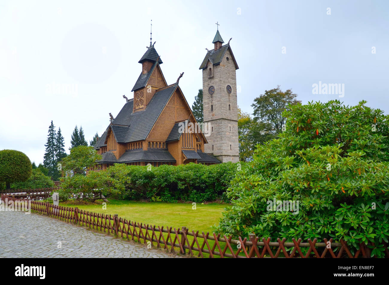 Tempel Wang in Karpacz. Norwegische Stabkirche Kirche die Stadt Karpacz im Riesengebirge, Polen übertragen wurde. Stockfoto