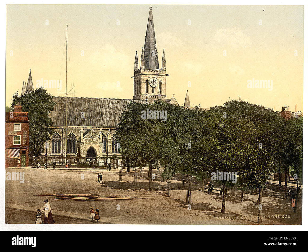 St Peter's Church in Yarmouth, England, ist eine historische anglikanische Kirche mit architektonischer Bedeutung. Das Hotel liegt in Norfolk und ist bekannt für sein kompliziertes Design, die wunderschönen Buntglasfenster und die historische Bedeutung als Ort der Anbetung und der Gemeindeversammlungen. Stockfoto St Peter's Church in Yarmouth, England, ist eine historische anglikanische Kirche mit architektonischer Bedeutung. Das Hotel liegt in Norfolk und ist bekannt für sein kompliziertes Design, die wunderschönen Buntglasfenster und die historische Bedeutung als Ort der Anbetung und der Gemeindeversammlungen. Stockfoto