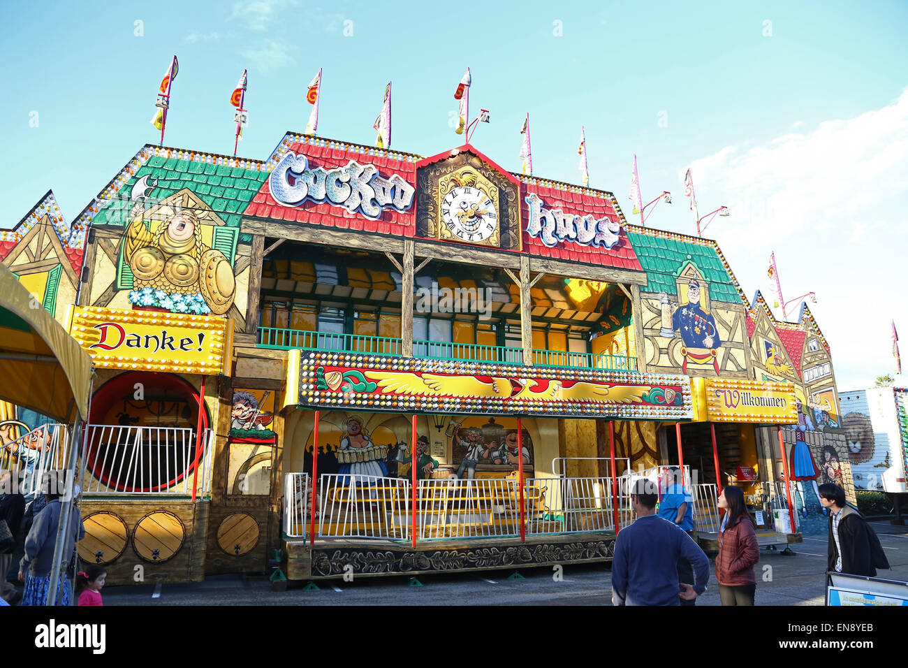 Coquitlam, BC, Kanada - 9. April 2015: Leute, die Spaß an der Westküste Vergnügungen Karneval Stockfoto