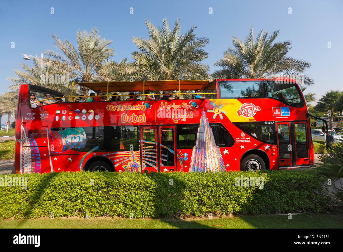 Dubai, roten Sightseeing-Bus, Reisebus. Stockfoto