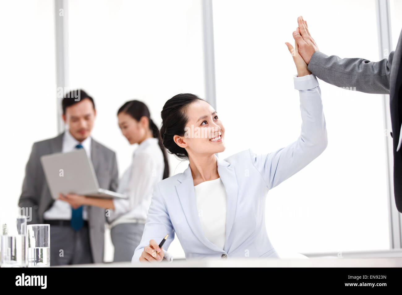 Business-Männer und Frauen bei der Arbeit Stockfoto