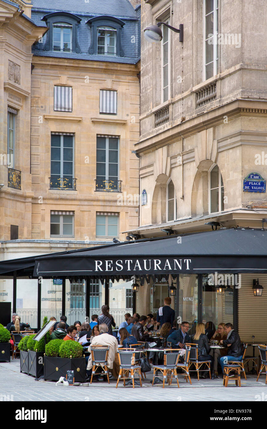 Bistrot Valois am Mittag in der Nähe von Palais Royal, Paris, Frankreich Stockfoto