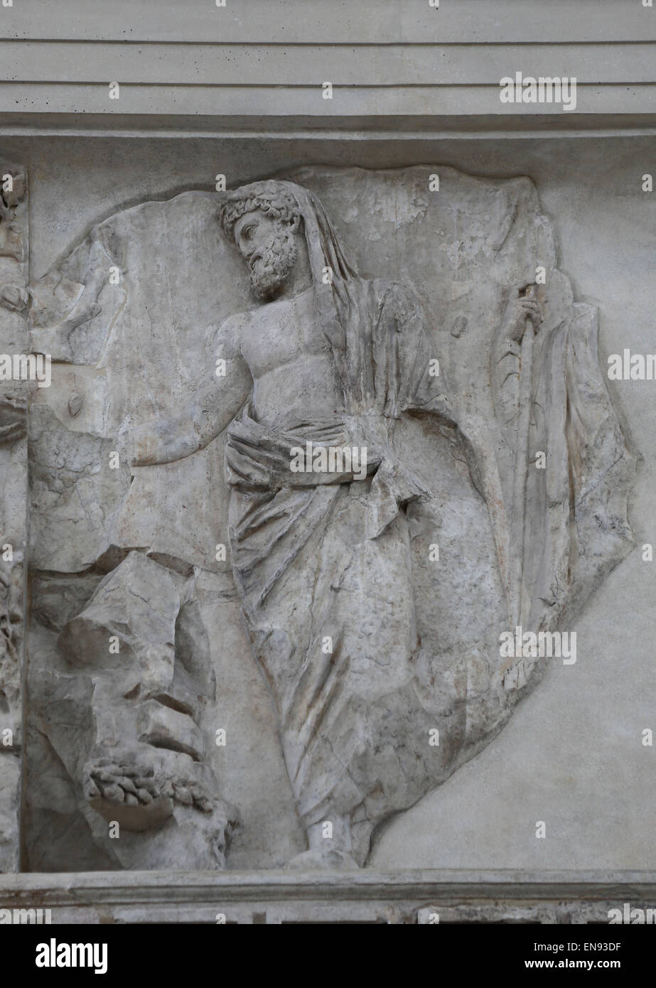 Italien. Rom. Ara Pacis Augustae.  Altar der Pax. 13-21:00. Foundint Rom. Aeneas die Penaten Opfern. Stockfoto