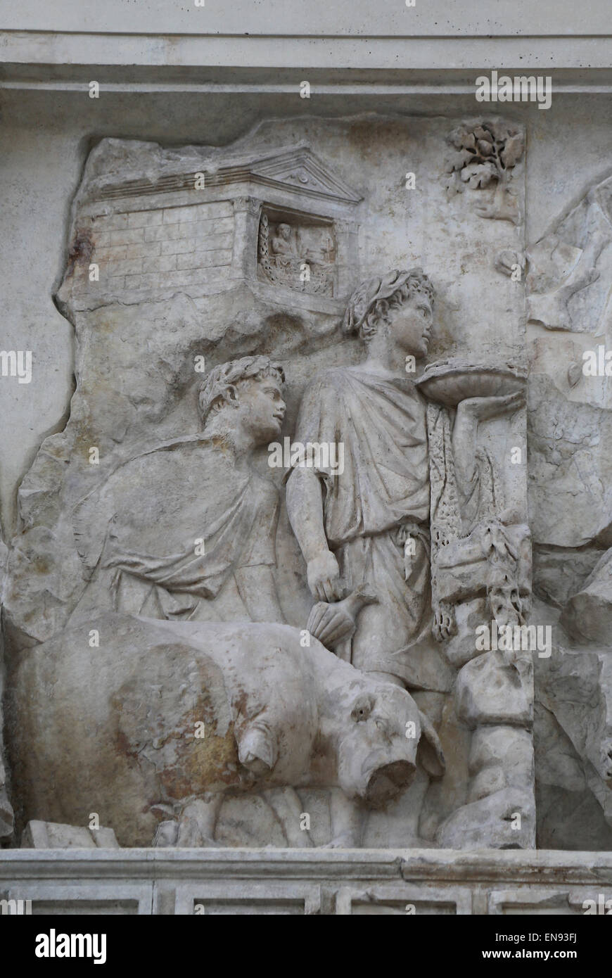 Italien. Rom. Ara Pacis Augustae.  Altar der Pax. 13-21:00. Aeneas, die Gründung Roms. Opfers. Stockfoto