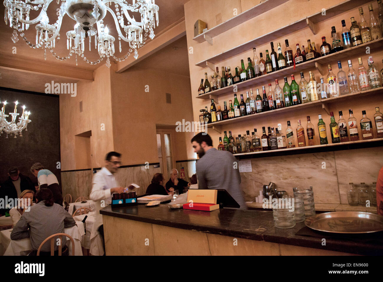 Pap' Acorda Restaurant Küche Interieur im Bairro Alto in Lissabon - Portugal Stockfoto