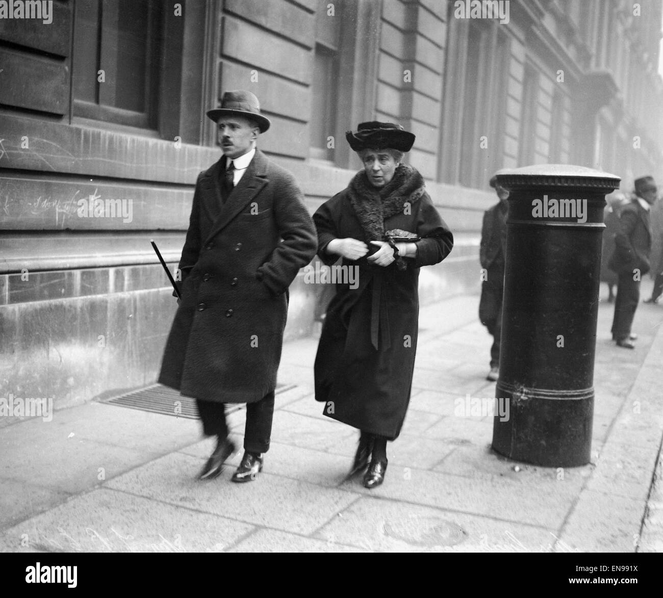 Lady White Mord 14. März 1922 am Morgen des 14. März 1922, Lady Alice White war mit ihrem Schädel zerquetscht gefunden, aber noch am Leben, in ihrem Zimmer in der Spencer Hotel Portman Street, London, sie starb wenige Stunden später. Eine Speisekammer junge im Hotel H Stockfoto