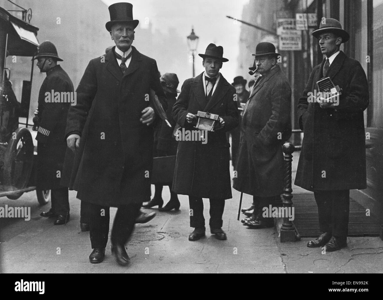 Lady White Mord 14. März 1922 am Morgen des 14. März 1922, Lady Alice White war mit ihrem Schädel zerquetscht gefunden, aber noch am Leben, in ihrem Zimmer in der Spencer Hotel Portman Street, London, sie starb wenige Stunden später. Eine Speisekammer junge im Hotel H Stockfoto