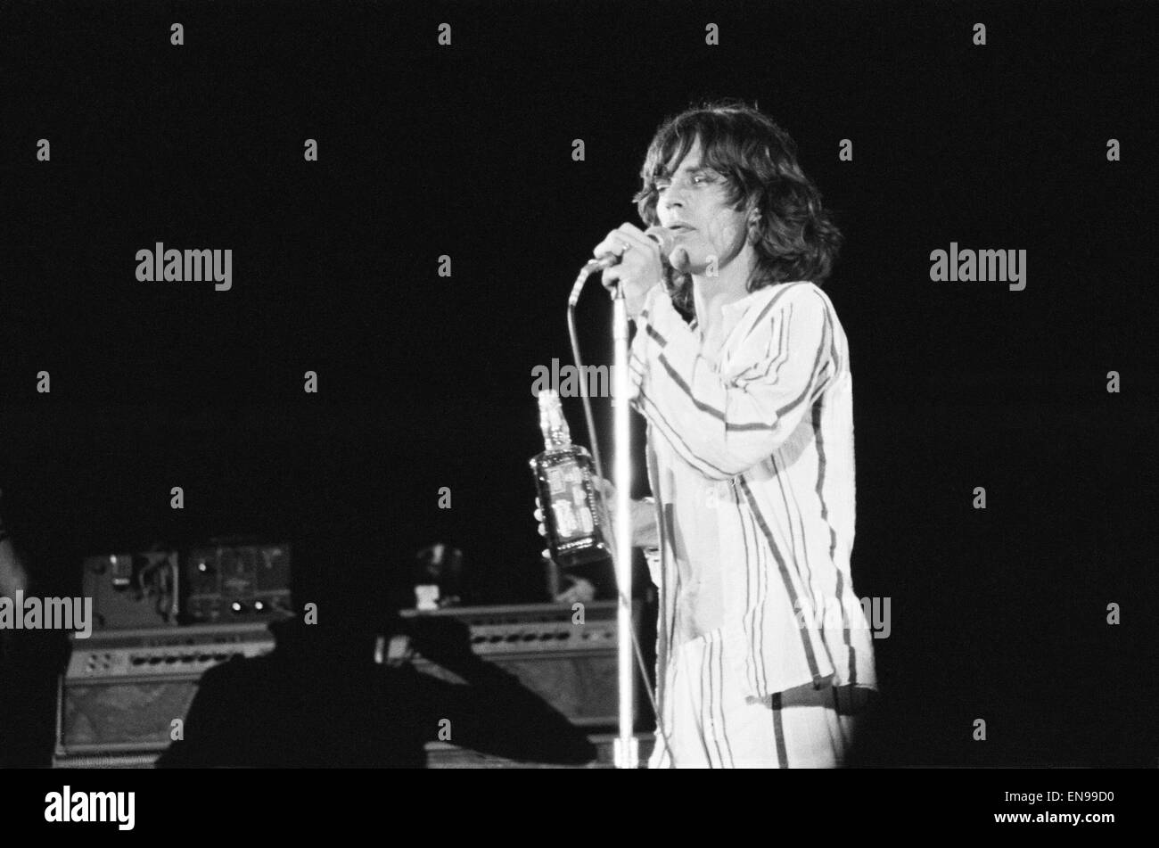 Die Rolling Stones Konzert in Hemisfair Plaza Arena & Convention Center, San Antonio, Texas. Mick Jagger auf der Bühne. 4. Juni 1975. Stockfoto