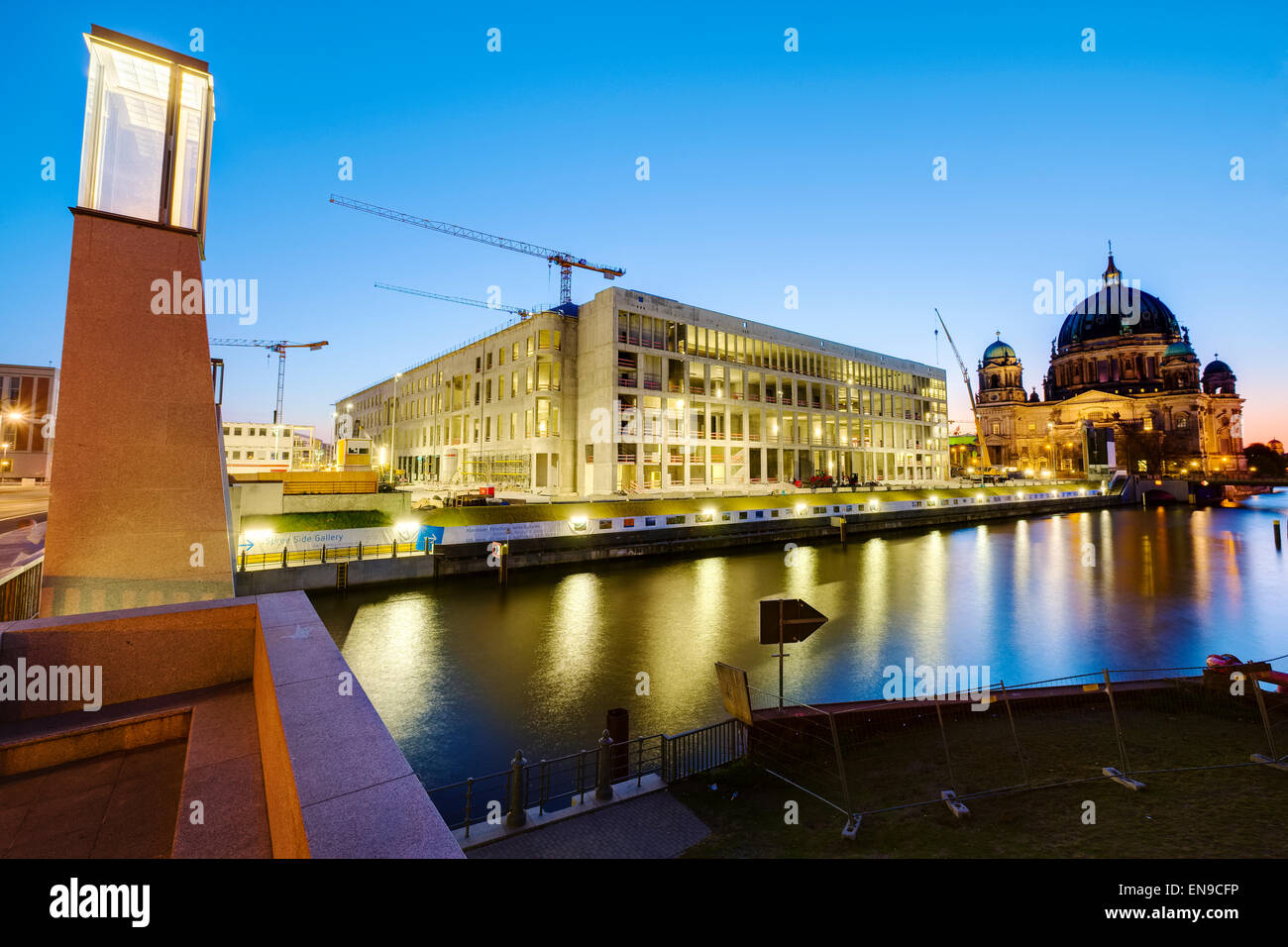 Aufbau der Website Berliner Schloss am Fluss Spree, Berlin, Deutschland Stockfoto