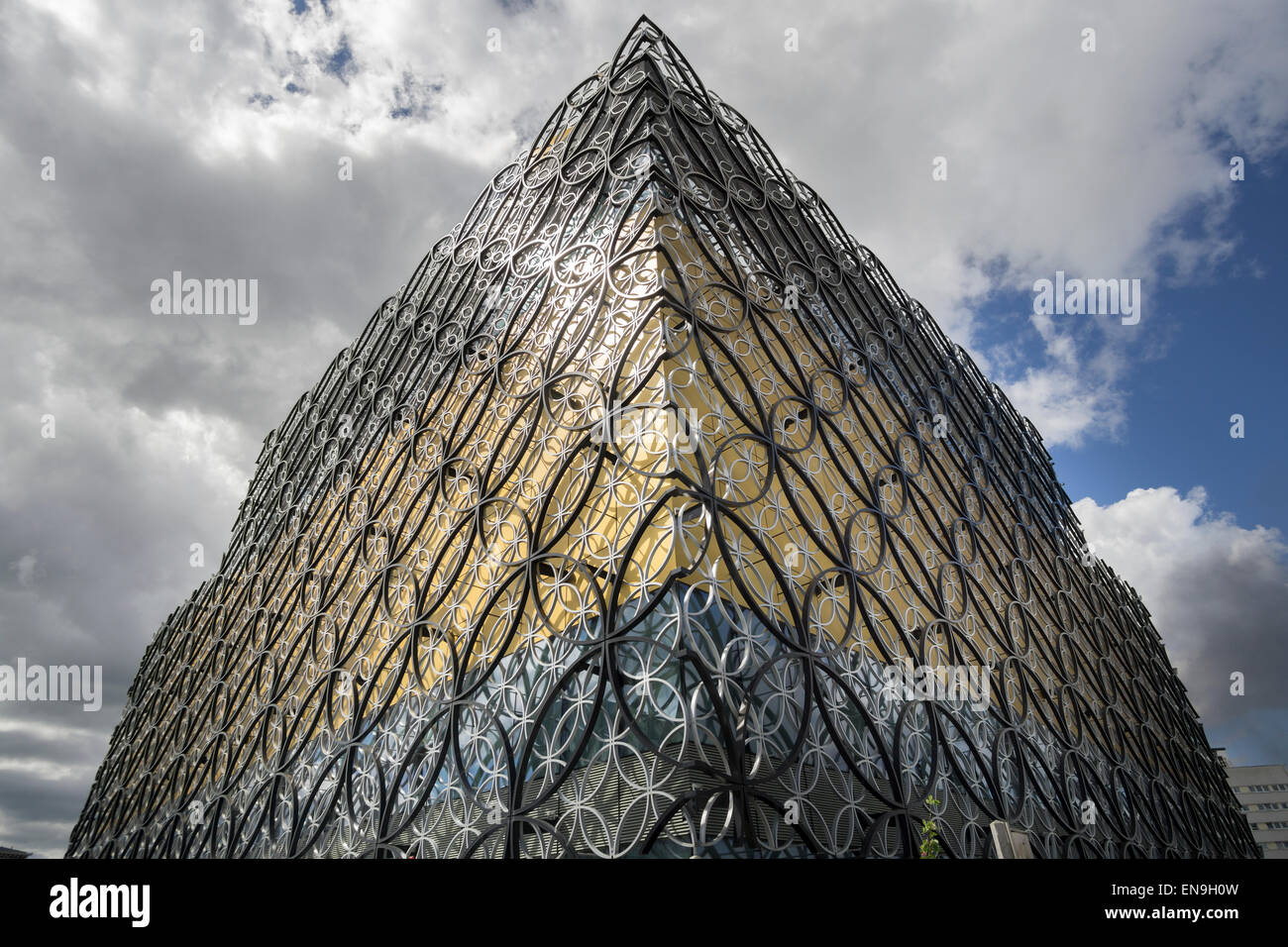 BIRMINGHAM, Vereinigtes Königreich - 29. April 2015. - die Bibliothek von MECANOO ARCHITECTEN, Centenary Square, Birmingham, Birmingham, engl. Stockfoto