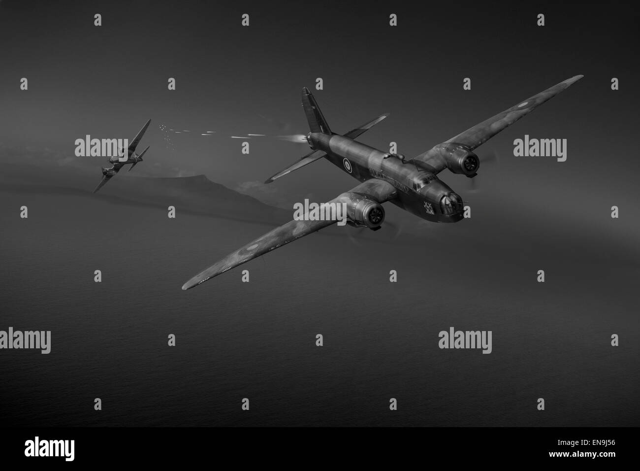 Eine RAF Vickers Wellington Heckschütze wehrt eine Luftwaffe Junkers Ju 88C-6 Nachtjäger, die sein Flugzeug droht. Stockfoto