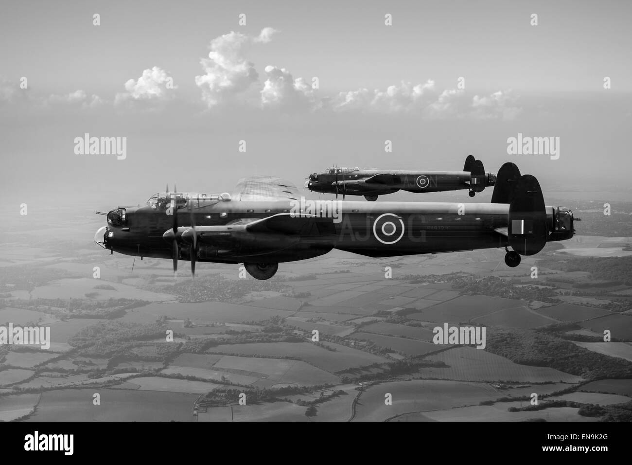 Speziell angepasste zwei Lancaster-Bomber, Typ 464 (Provisioning), mit hüpfenden Bomben, wie von 617 Geschwader, das Dambusters geflogen. Stockfoto