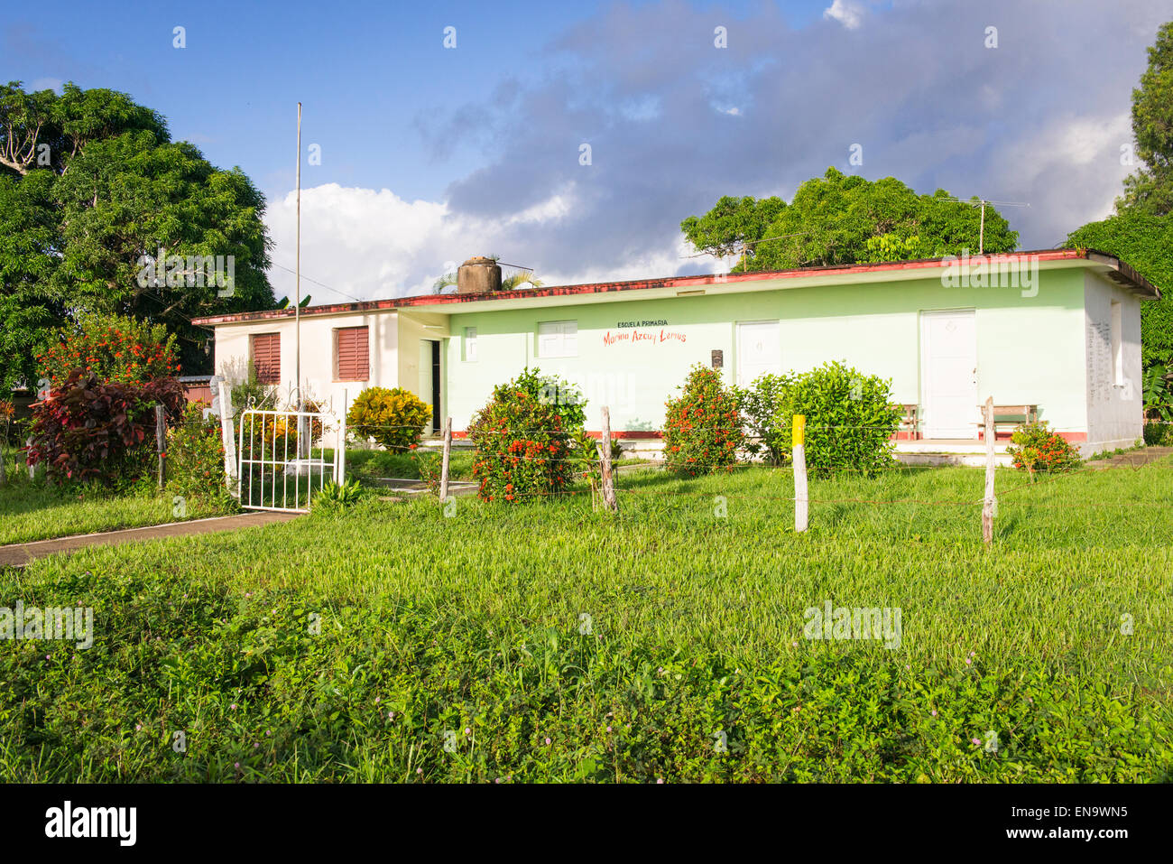 Kuba-Vinales Grundschule Hausbau grüne Escuela Primaria Marina Azcuy Lemus Stockfoto