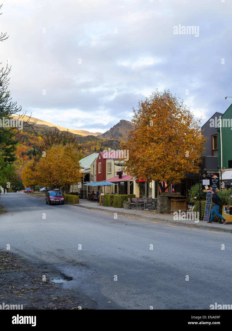 Zeigen Sie Ramshaw Gasse an einem bewölkten Tag in Arrowtown, Otago, Neuseeland an. Stockfoto