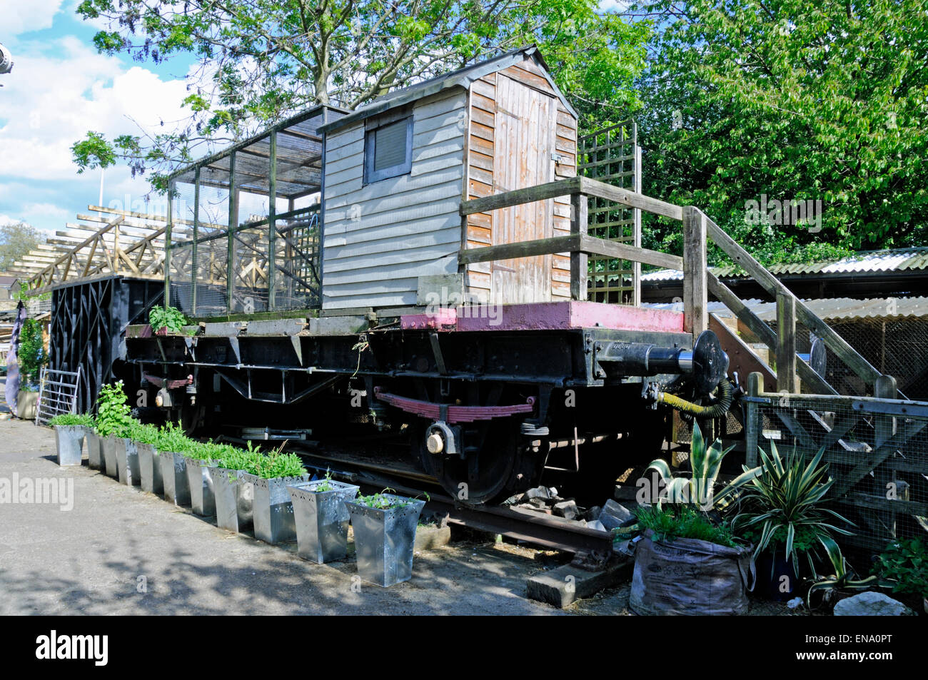 Hen-Coop auf Zug-Chassis als Bauernhof, Holloway, London Borough of Islington England Großbritannien UK Stockfoto