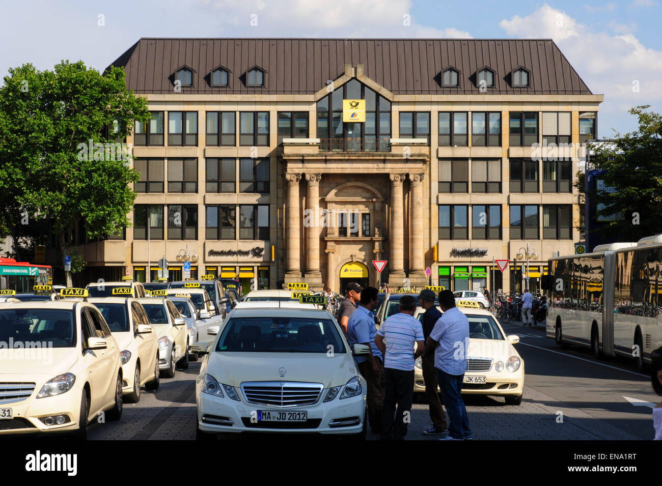 Taxis bin Hauptbahnhof, Mannheim, BadenWürttemberg, Deutschland TaxiStand, Mannheim, Baden Taxis bin Hauptbahnhof, Mannheim, BadenWürttemberg, Deutschland TaxiStand, Mannheim, Baden