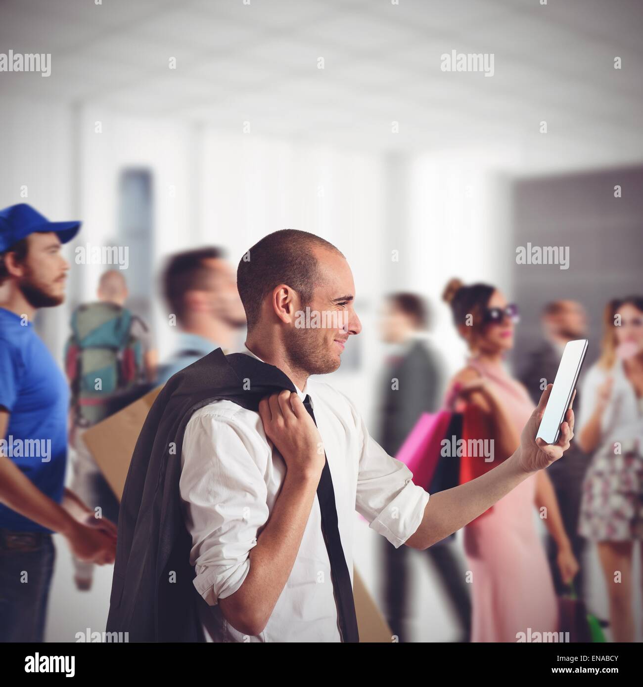 Geschäftsmann, warten in der metro Stockfoto