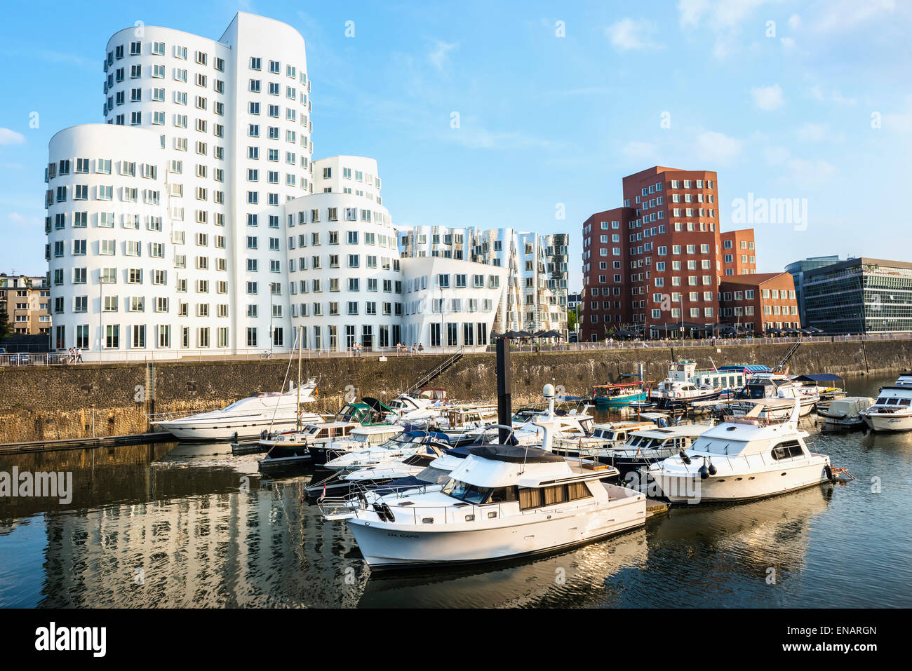 Bürogebäude, Medienhafen, Düsseldorf, neuer Zollhof, Nord Rhein Westfalen, Deutschland Stockfoto