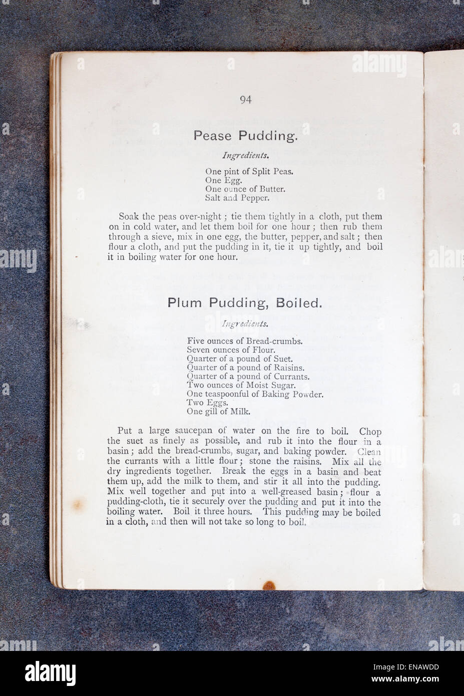 Pease Pudding und gekochte Plum Pudding Rezepte aus einfachen Rezept Kochbuch von Frau Charles Clarke Stockfoto