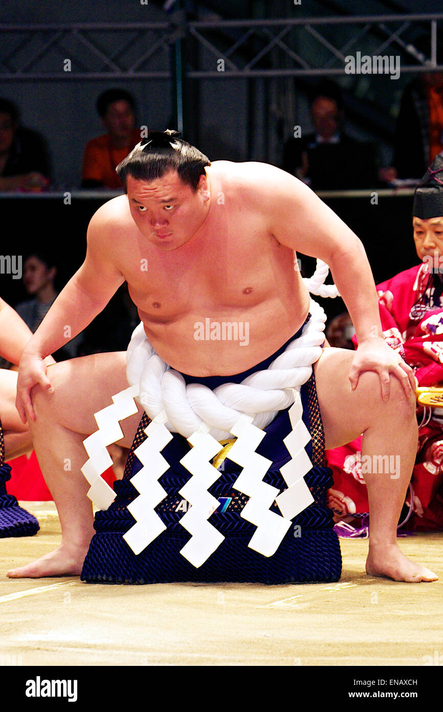 Chiba, Japan. 25. April 2015. Hakuho Sumo SumoTurnier provinziellen