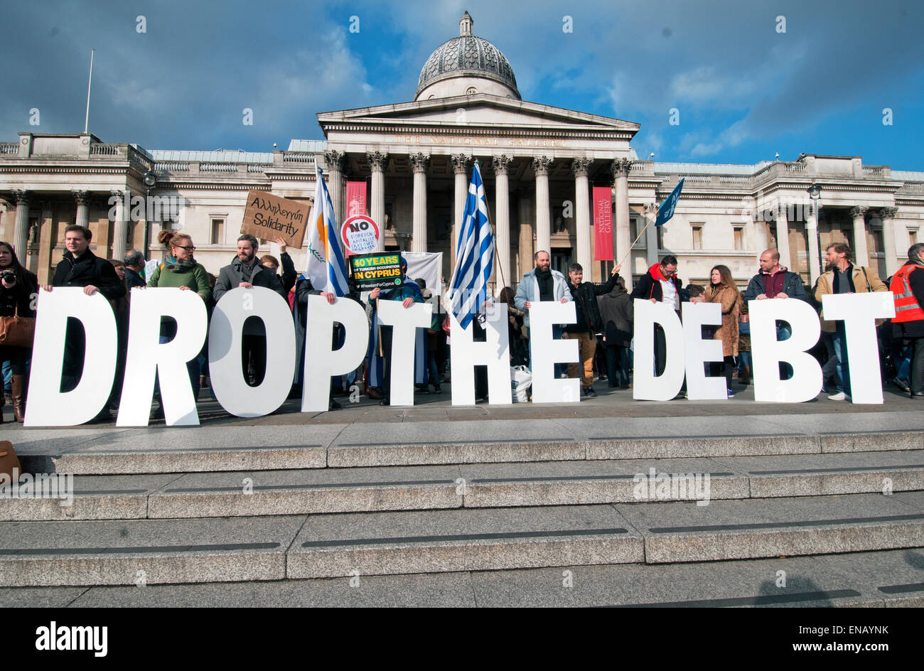Protest auf dem Trafalgar Square, die fordern, dass die EU und Angela Merkel Tropfen der griechischen Schulden. Stockfoto