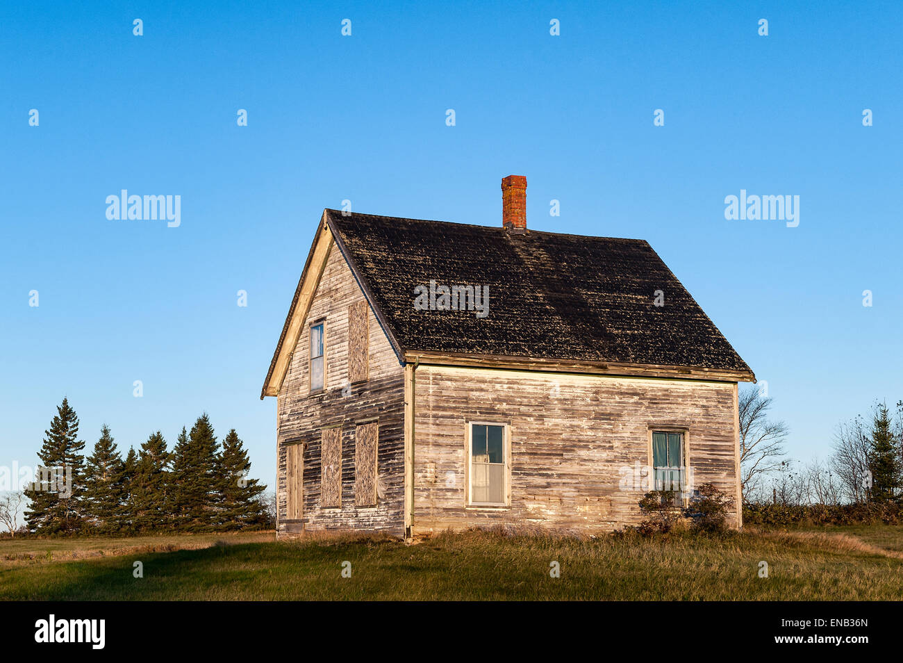 Verlassenes Haus in schlechtem Zustand, Maine, USA Stockfoto
