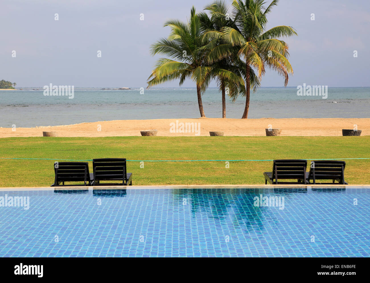 Amaya Beach Resort Hotel, Pool und Strand, Bucht Pasikudah, Eastern Province, Sri Lanka, Asien schwimmen Stockfoto