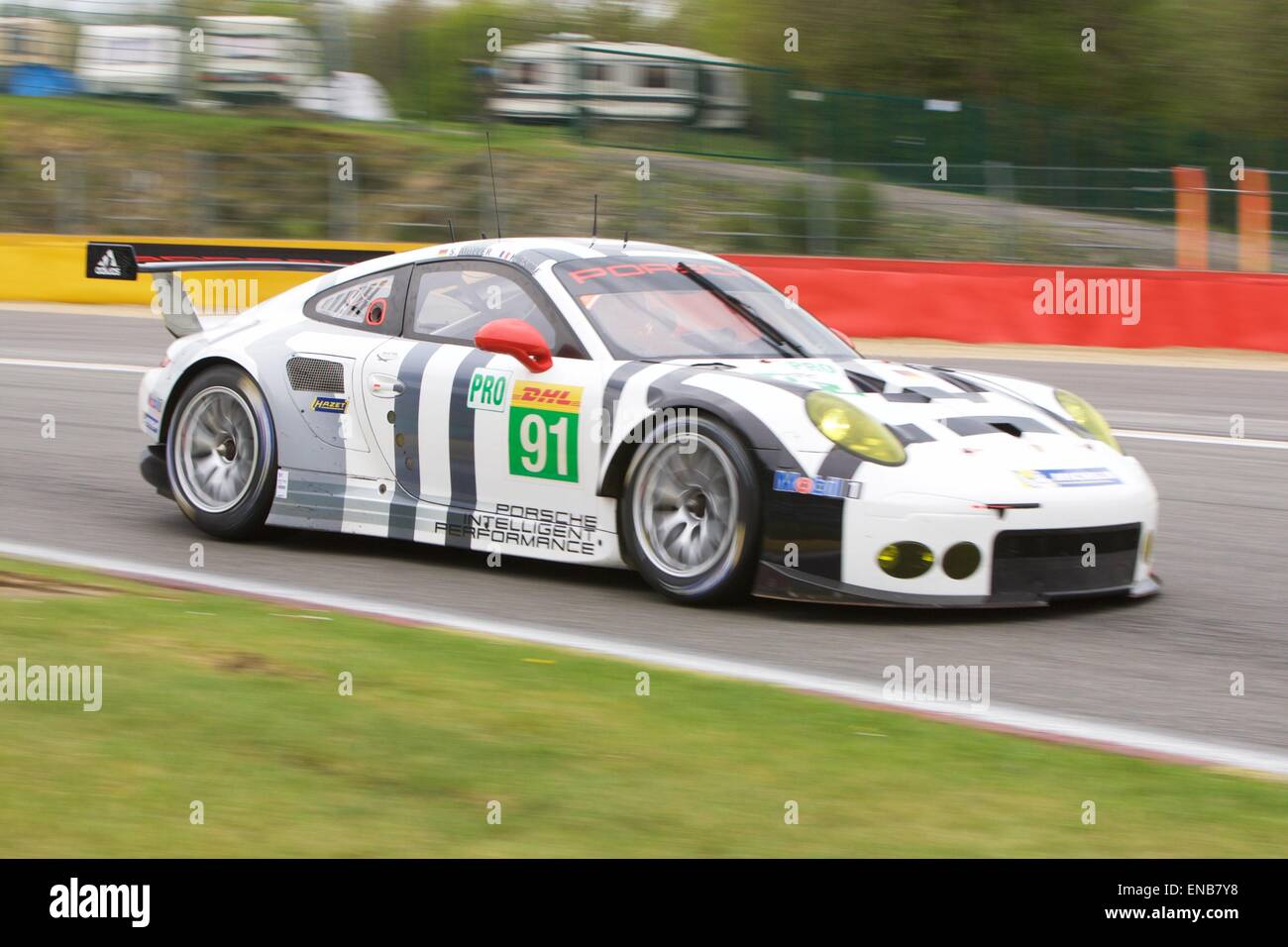 Spa-Francorchamps, Belgien. 1. Mai 2015. Langstrecken-WM Qualifikationsrunde 2. Porsche Team Manthey GTE Pro Porsche 911 RSR Sven Müller und Kevin Estre angetrieben. Bildnachweis: Aktion Plus Sport/Alamy Live-Nachrichten Stockfoto