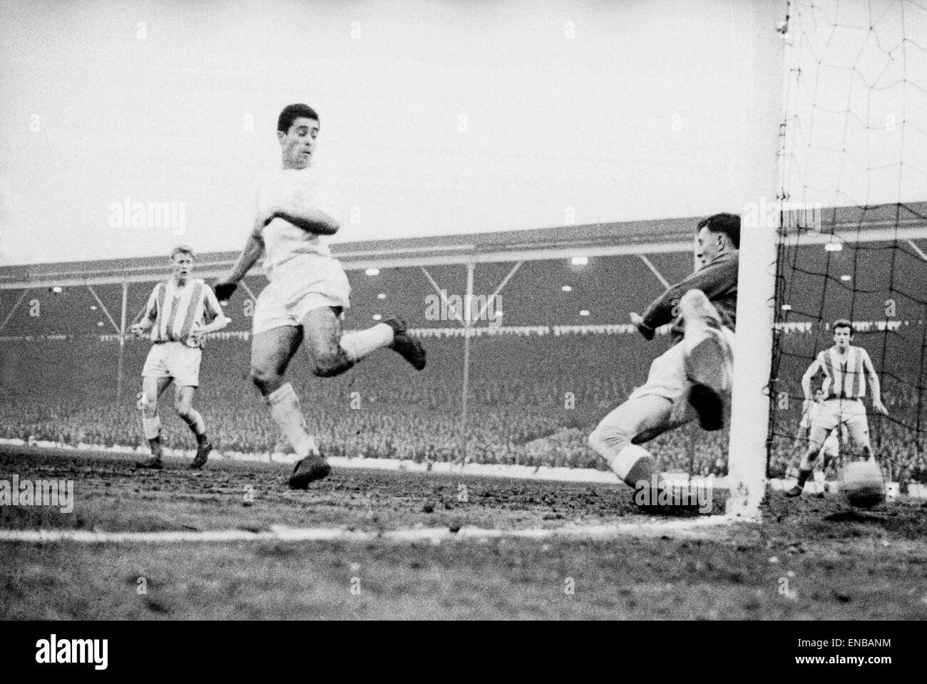 Stoke V Real Madrid, Freundschaftsspiel im Victoria Ground zu Stoke City hundertsten Mittwoch, 24. April 1963. Echte Flügelspieler Bueno Endstand: Stoke 2: 2-Real Madrid Stockfoto